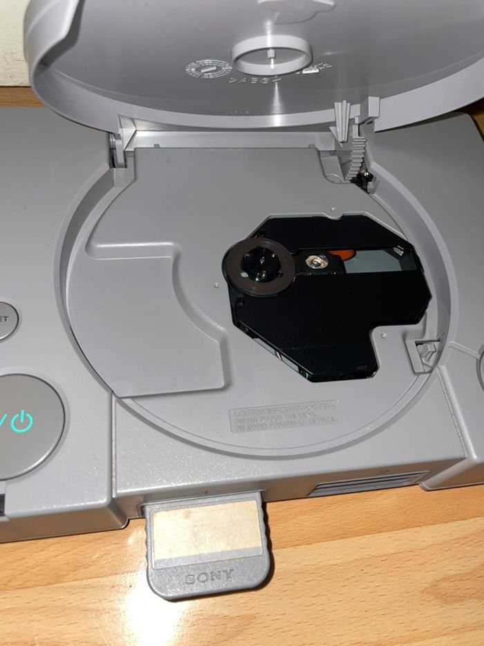 Console PS1 FAT scph-9002 - complète + Carte Mémoire + 5 Jeux PAL Sony - photo numéro 5