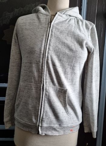 Veste zippée à capuche intérieur polaire taille S (16ans)