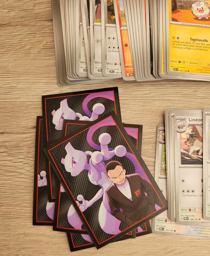 Lot cartes Pokémon différentes avec brillantes - photo numéro 5