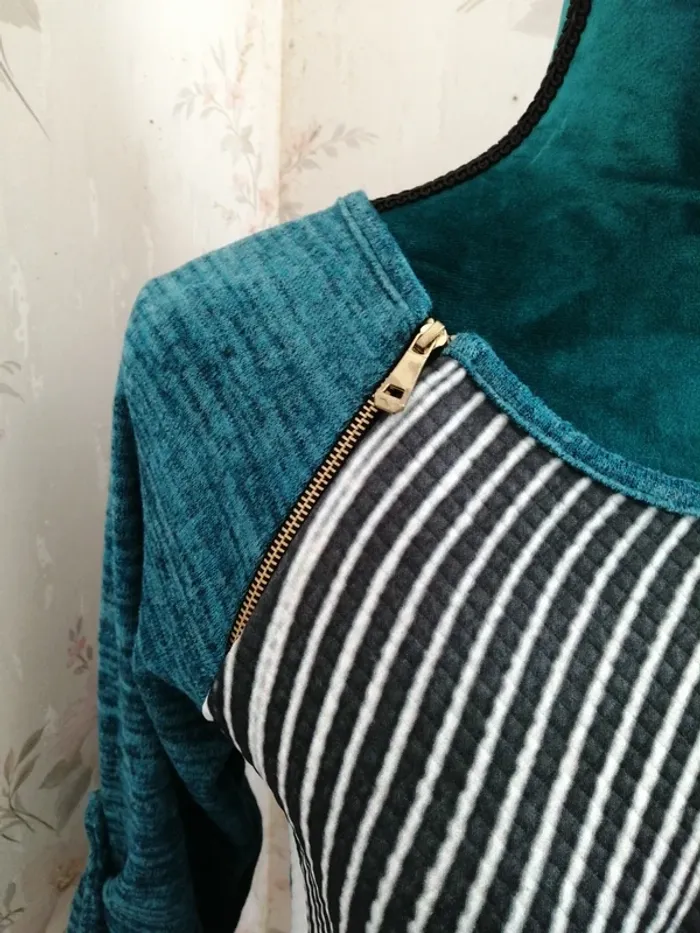 Pull fin bleu shiné imprimé femme sexy manches réglables / sans marque / (TU) - photo numéro 4
