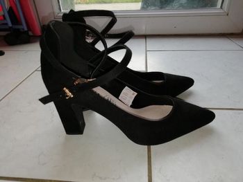 ESCARPINS NOIRS
