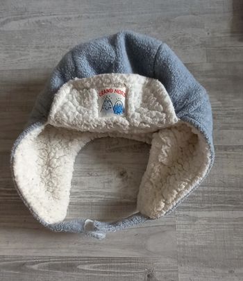 Bonnet cache oreille