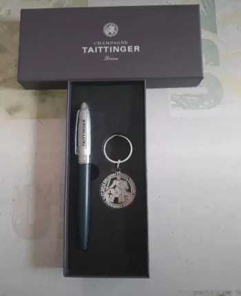 Parure stylo et porte clé Taittinger NEUF