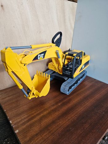 Pelleteuse CAT Bruder