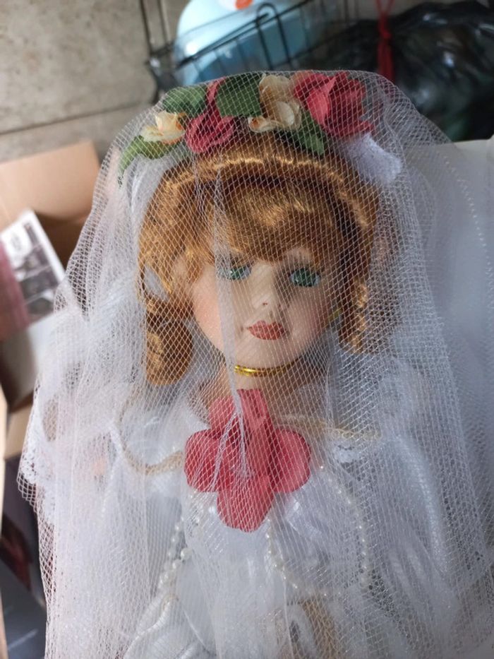Poupée porcelaine - photo numéro 2