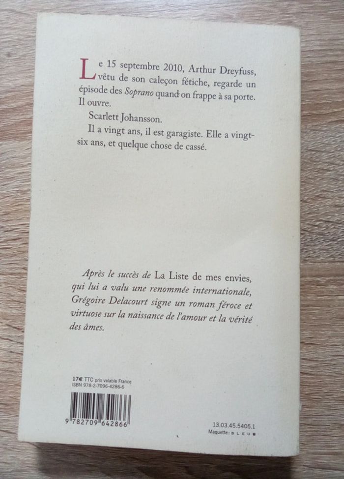Grégoire Delacourt 🪅 La première chose qu'on regarde - photo numéro 2