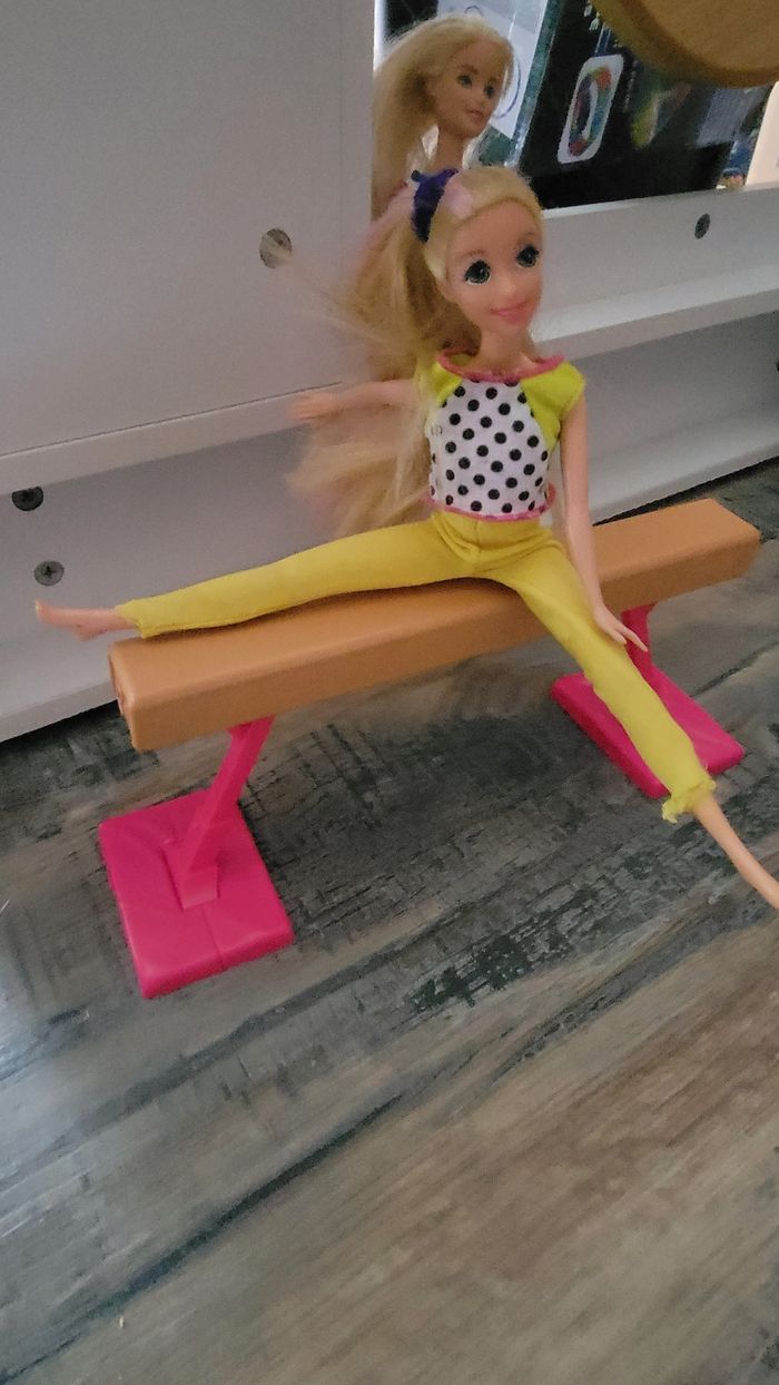 Barbie gymnaste - photo numéro 2