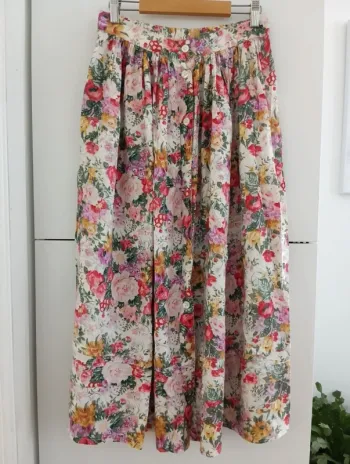 Magnifique jupe vintage fleurie en viscose