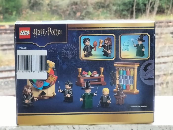 Lego Harry Potter le château de Poudlard la cérémonie du choixpeau magique - photo numéro 3