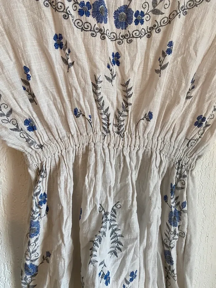 Robe Zara fleurie blanche taille 11 12 ans - photo numéro 2