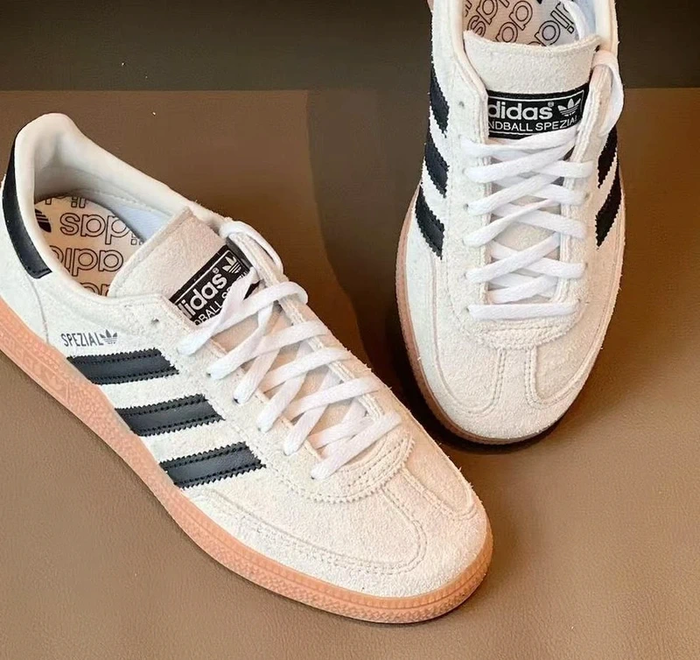 Adidas HANDBALL SPEZIAL taille 43 - photo numéro 2