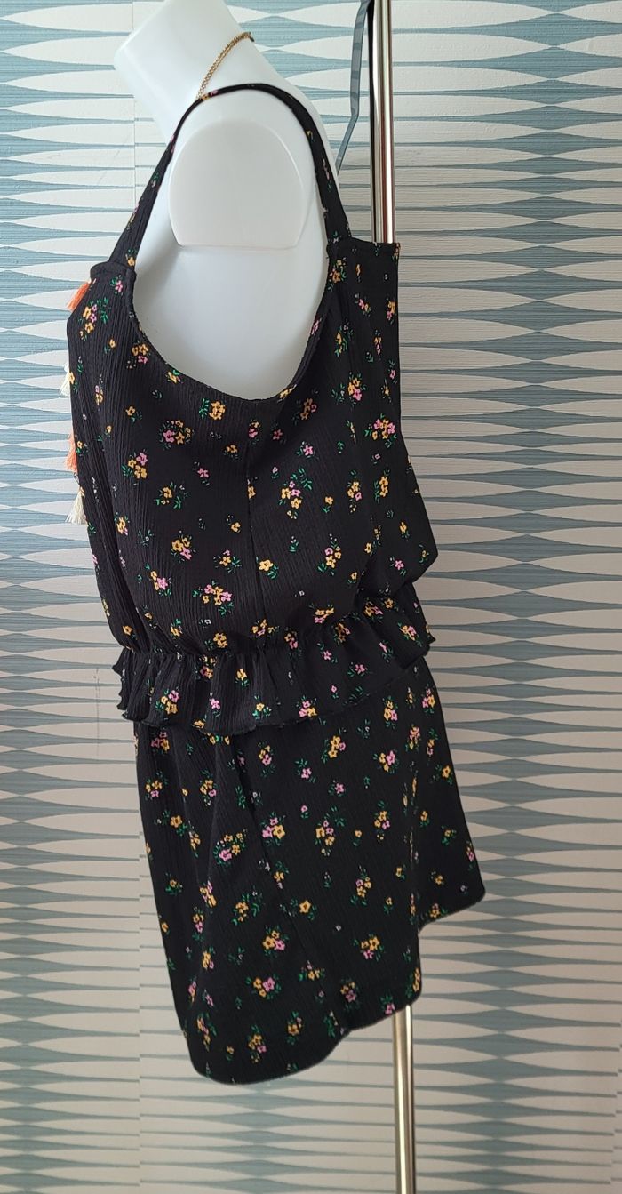 Short taille haute noir fleuri Promod taille L en excellent état - photo numéro 3