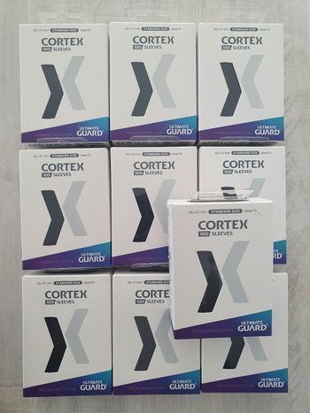 Lot de 10 paquets de 100 sleeves Ultimate Guard Cortex Noir