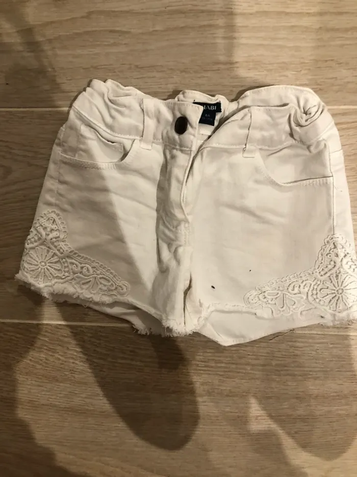 Short blanc
