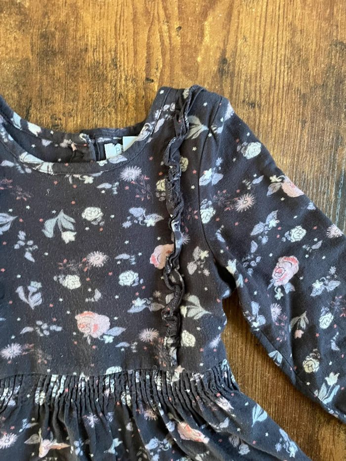 Robe grise foncée à fleurs / roses - photo numéro 2