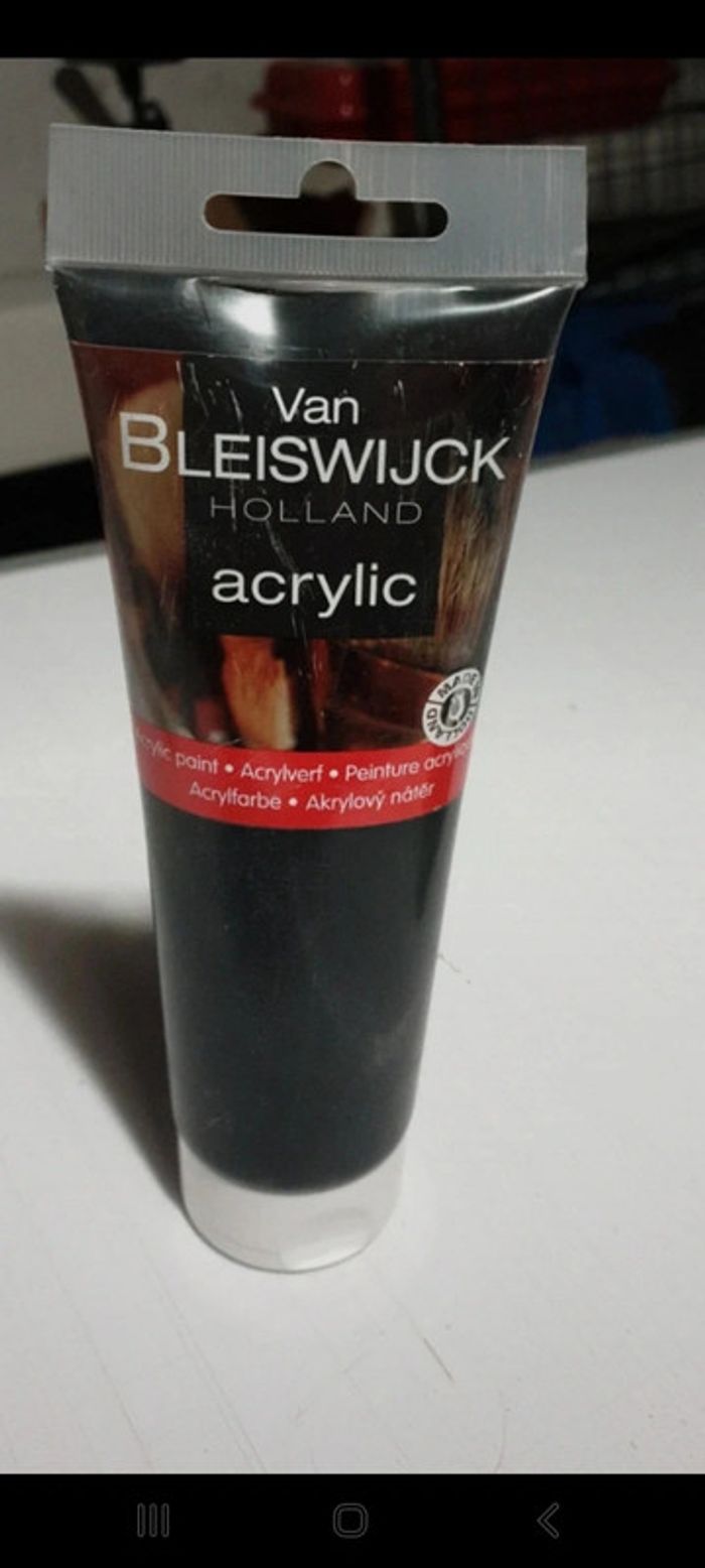 Peinture acrylique noir neuf