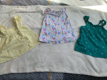 Lot 3 débardeurs 5 ans