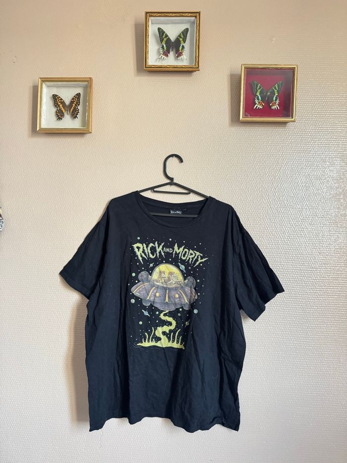 T-shirt rick and morty