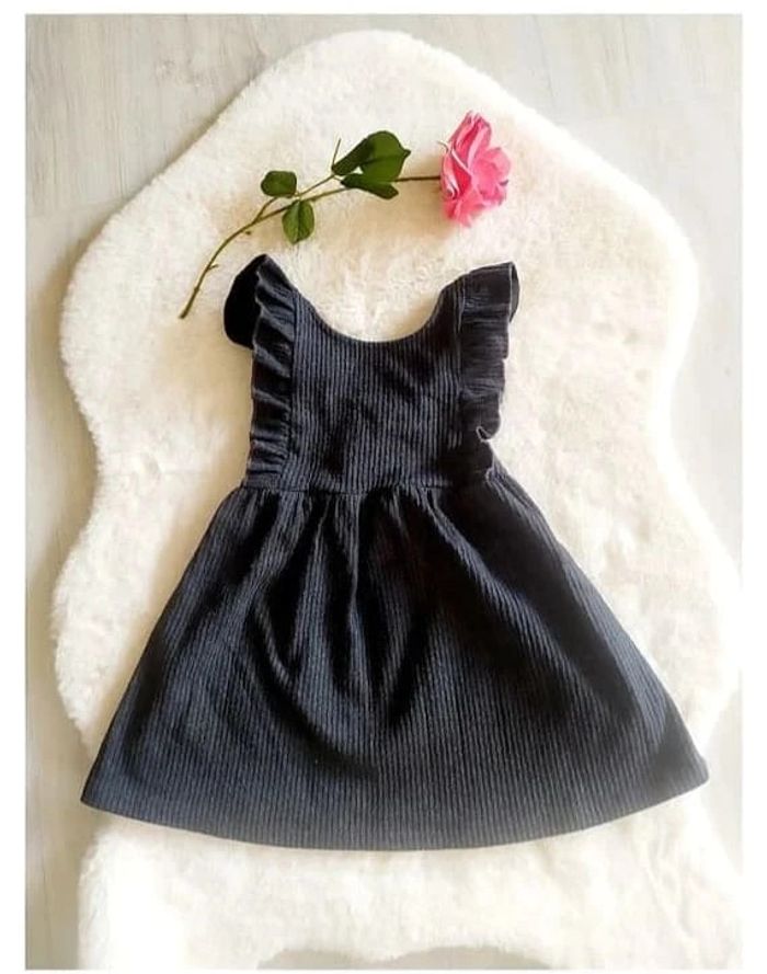Robe chasuble côtelée mi-saison Zara taille 4 ans