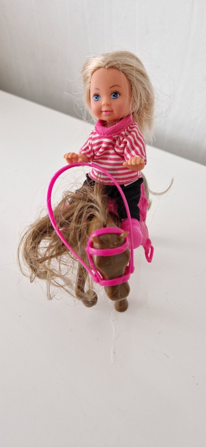 Evi love et son cheval