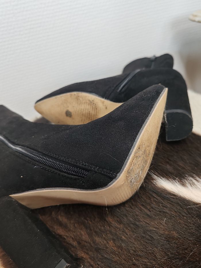 Bottines a talons en daim noires en taille 36 - photo numéro 6