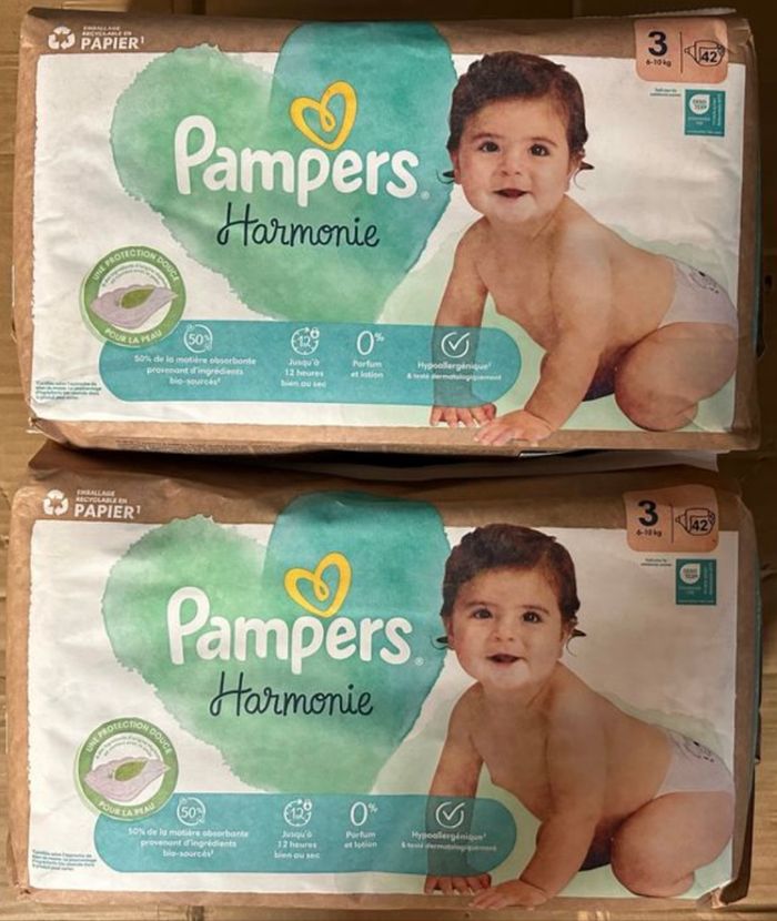 2 paquets de couches Pampers taille 3