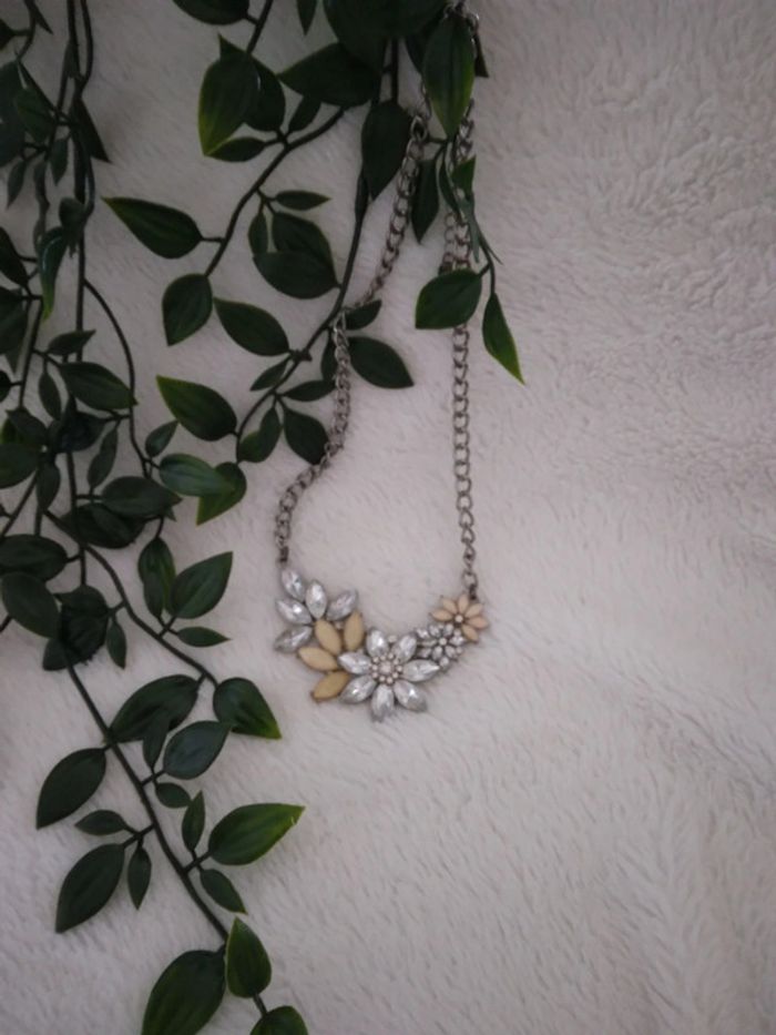 🌸Collier avec fausses pierres 🌸