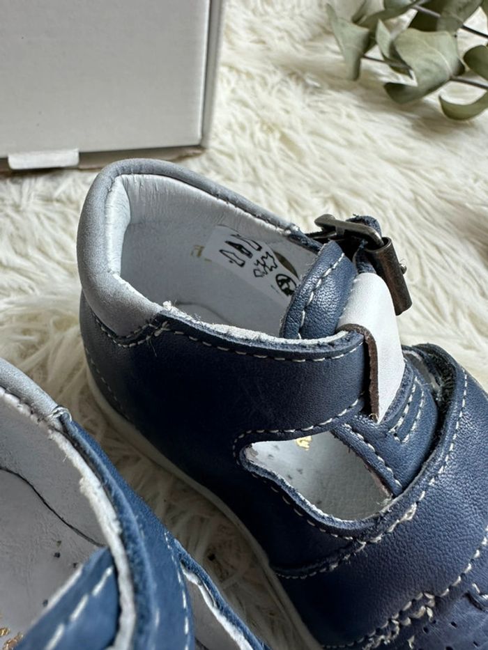 Paire de chaussures bleu Babybotte taille 19 - photo numéro 5