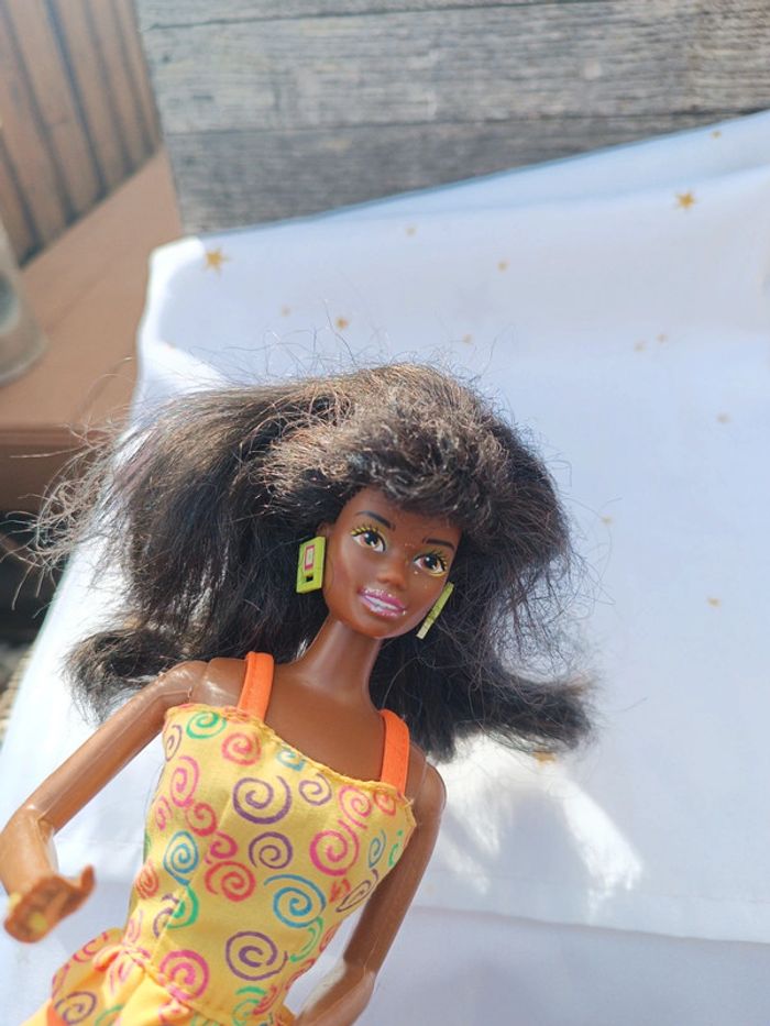 Barbie mattel poupée mannequin black noir fluo Christie glow the beat disco - photo numéro 11