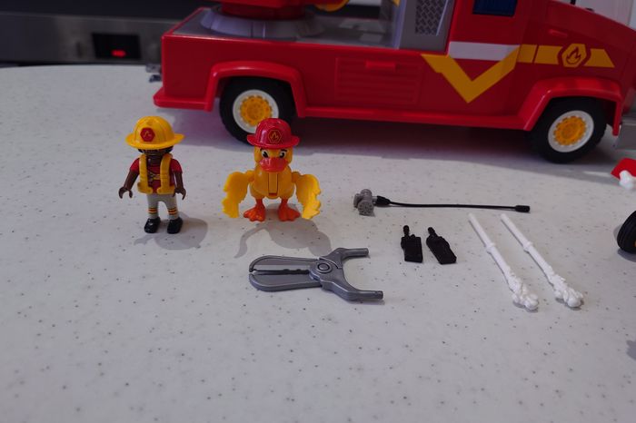 Jouet Camion (+bombardier eau) de pompier Playmobil - photo numéro 4