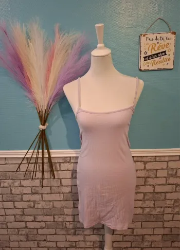 💄Magnifique robe a bretelle violette💄