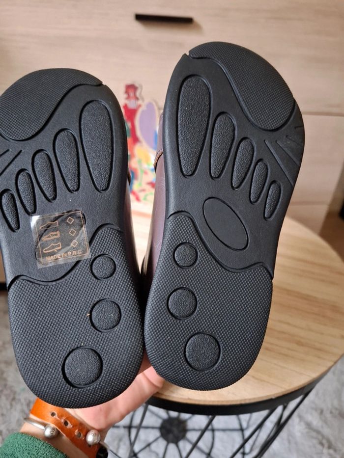 Superbe chaussure brillante/nacre T 26 🌺 nini & girls 🌺 neuve avec étiquette - photo numéro 5