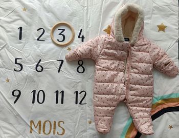 Manteau rose a motif