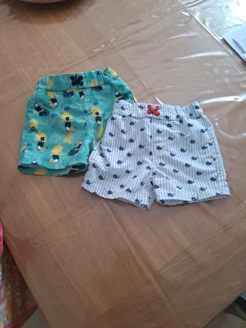 2 shorts de bain  2 ans