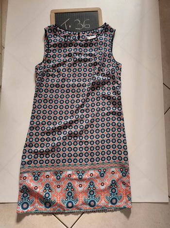 Robe Cache-cache taille 36 en très bon état 
