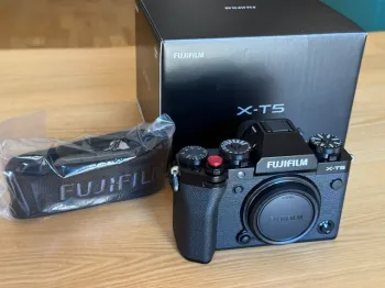 Fujifilm X-T5 noir