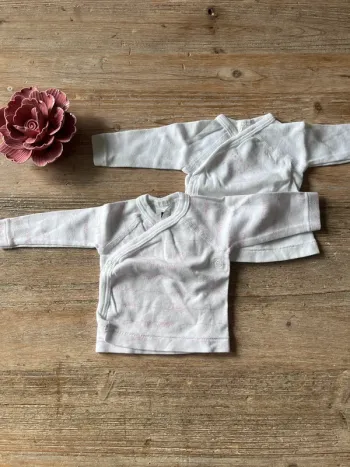 Lot naissance 2 brassières et 1 body