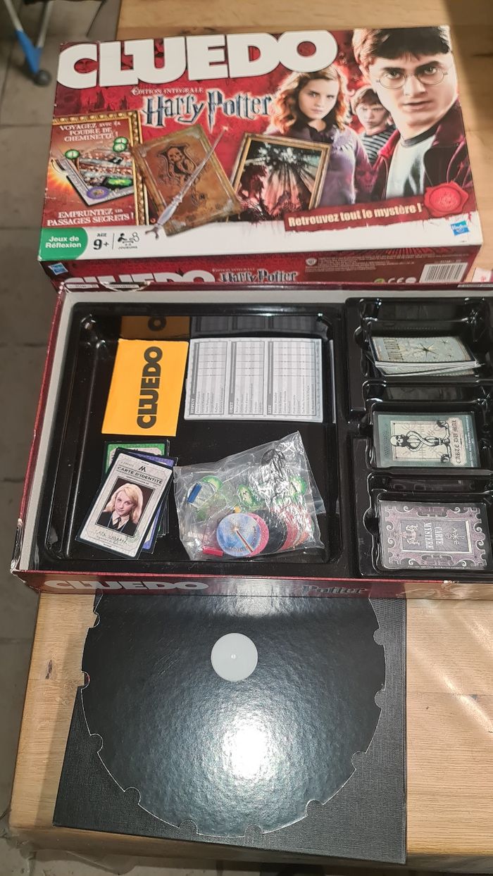 Jeu de société Cluedo Harry Potter Édition Intégrale des éditions Hasbro,