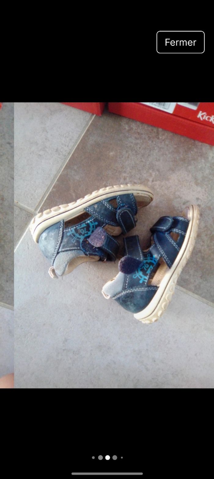 Une paire sandale primigi bleu marine taille 23
Une paire basket Kickers sabio bleu marine taille 23 - photo numéro 5