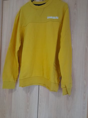 Sweat Napapijri taille M  Couleur moutarde état neuf