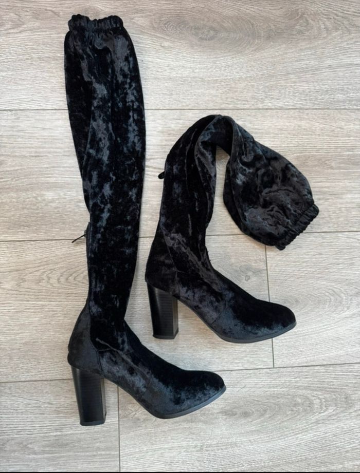 Bottes cuissardes  en velours noires - photo numéro 2