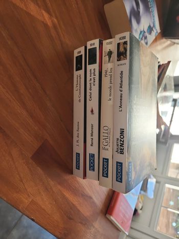 Lot de 4 livres Pocket :