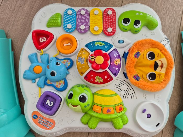 vtech Table D'activités Sensorielle des P'tits Loulous