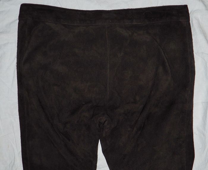 slim en daim Fendi marron valeur 1700 euros - photo numéro 4