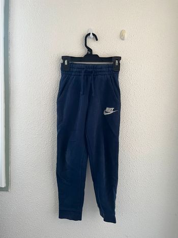 Jogging Nike taille 6 ans💫