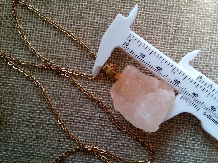 Collier en pierre de sel rose de l'Himalaya - photo numéro 4
