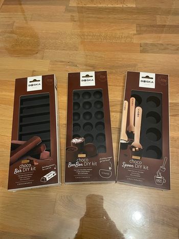 Lot moules en silicone neuf pour chocolat
