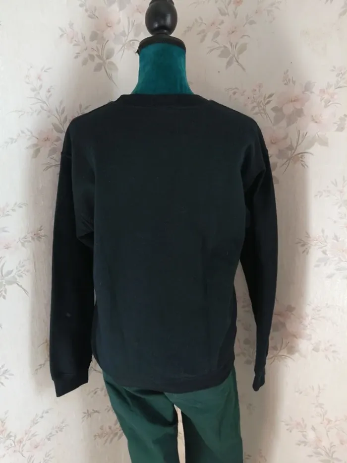 Sweat noir avec croix imprimé avec des roses / gildan / (S) - photo numéro 5