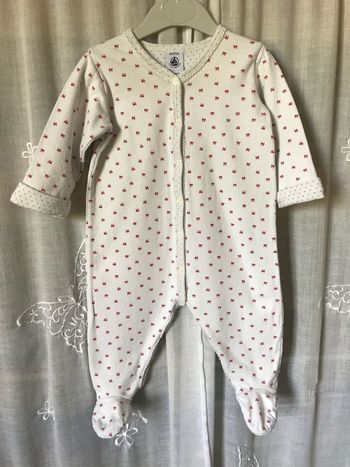 Pyjama imprimé rosettes rouge 6 mois Petit Bateau