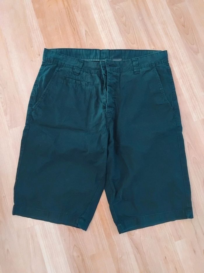 Short bermuda taille 40